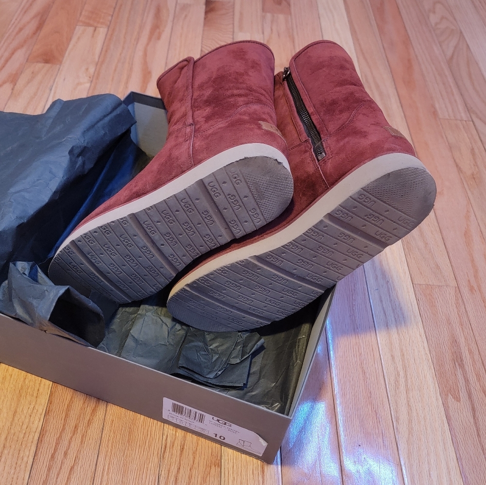 UGG | Abree Short | Rust Color - Picture 2 of 9